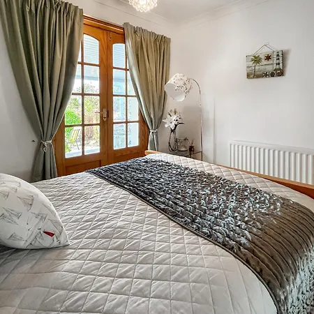 Holiday home Roselynne